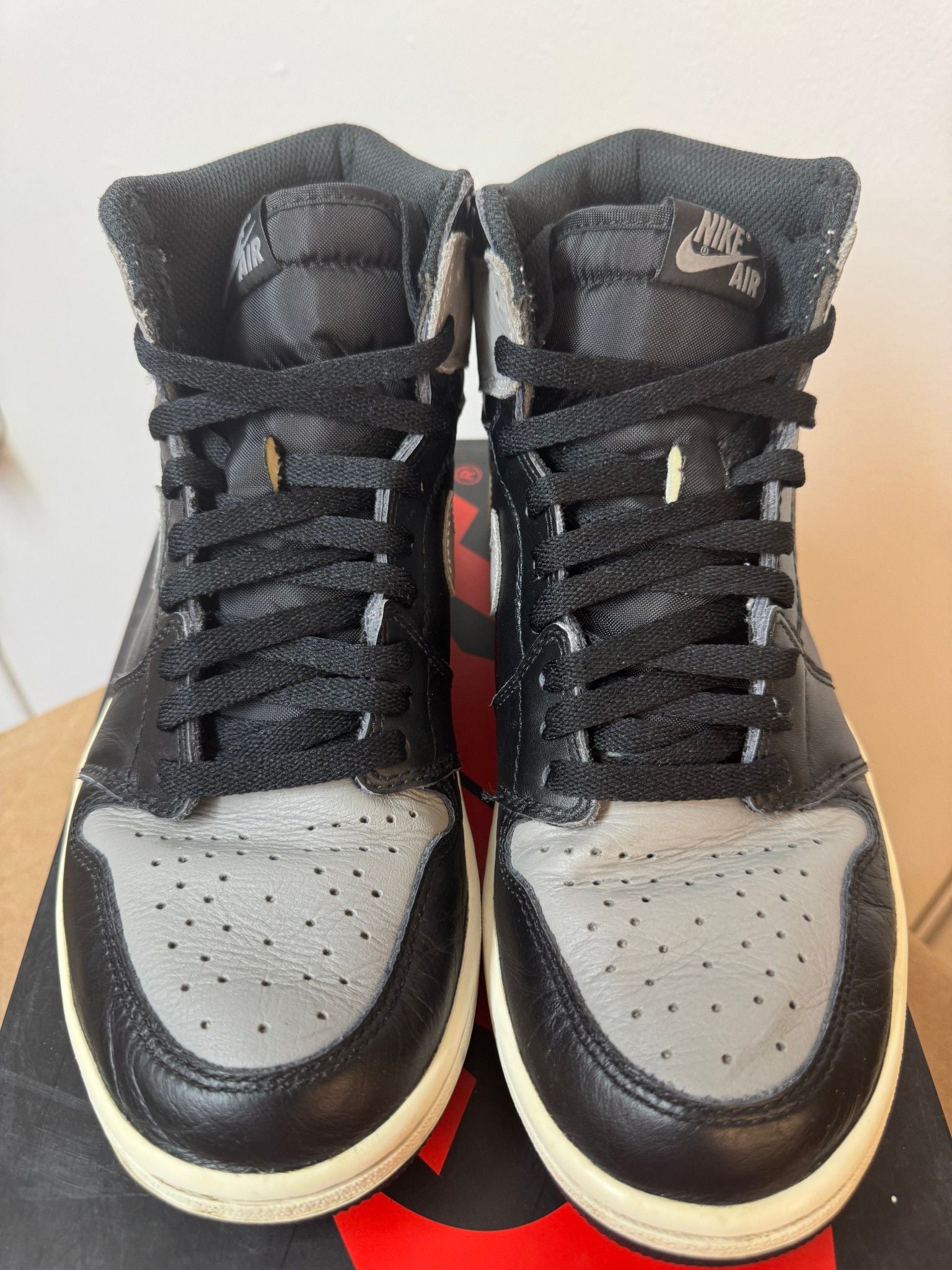 Jordan 1 Retro High OG Shadow (2018) - Pre-Owned Size 8.5