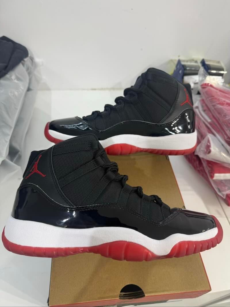Jordan 11 Retro Playoffs Bred (2019) (GS) - Pre-Owned Size 6.5Y