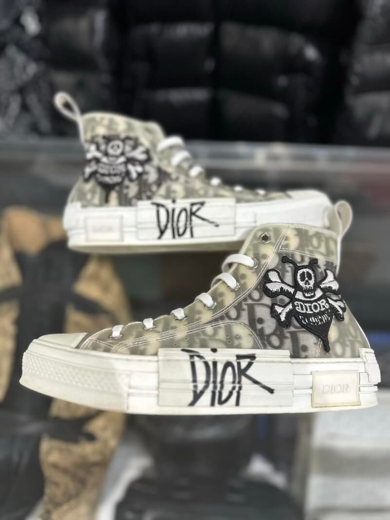Dior B23 High DIor Oblique Shawn Bee Embroidery Patch - Pre-Owned Size 38 (No Original Box)