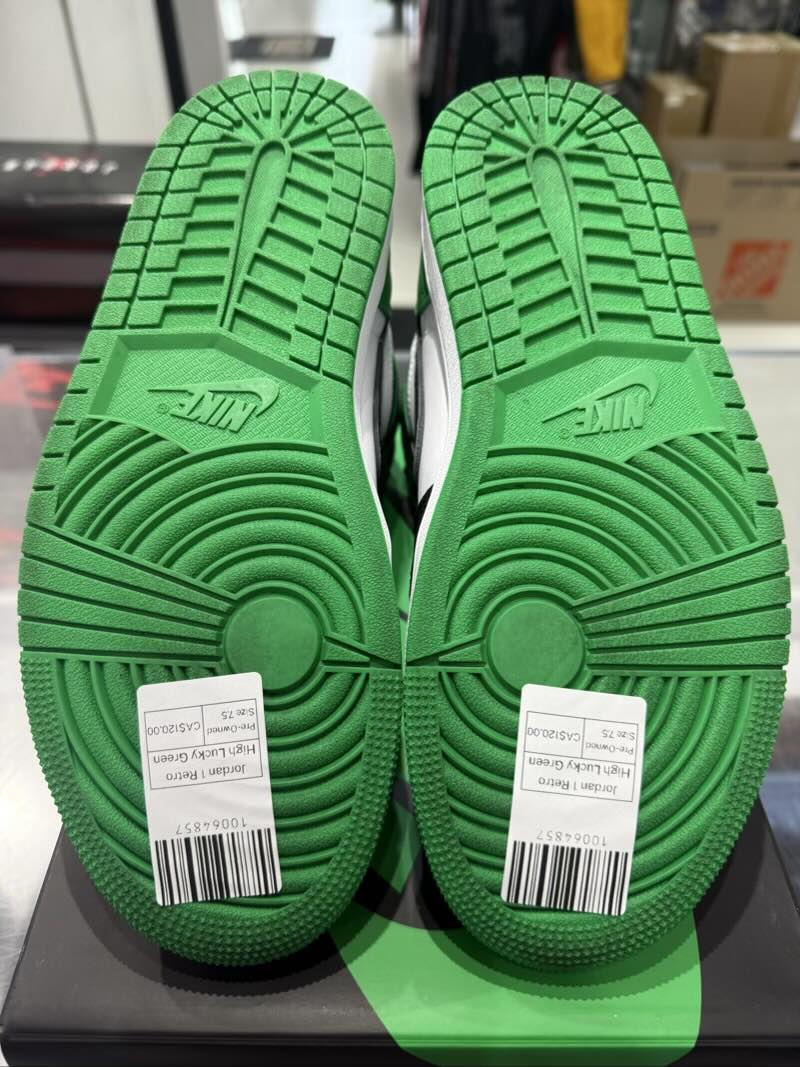 Jordan 1 Retro High Lucky Green - Pre-Owned Size 7.5