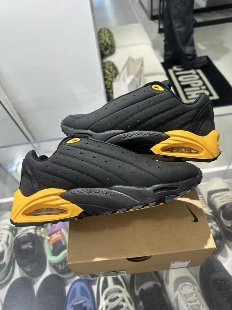 Nike Hot Step Air Terra Drake NOCTA Black Yellow - Pre-Owned Size 9.5