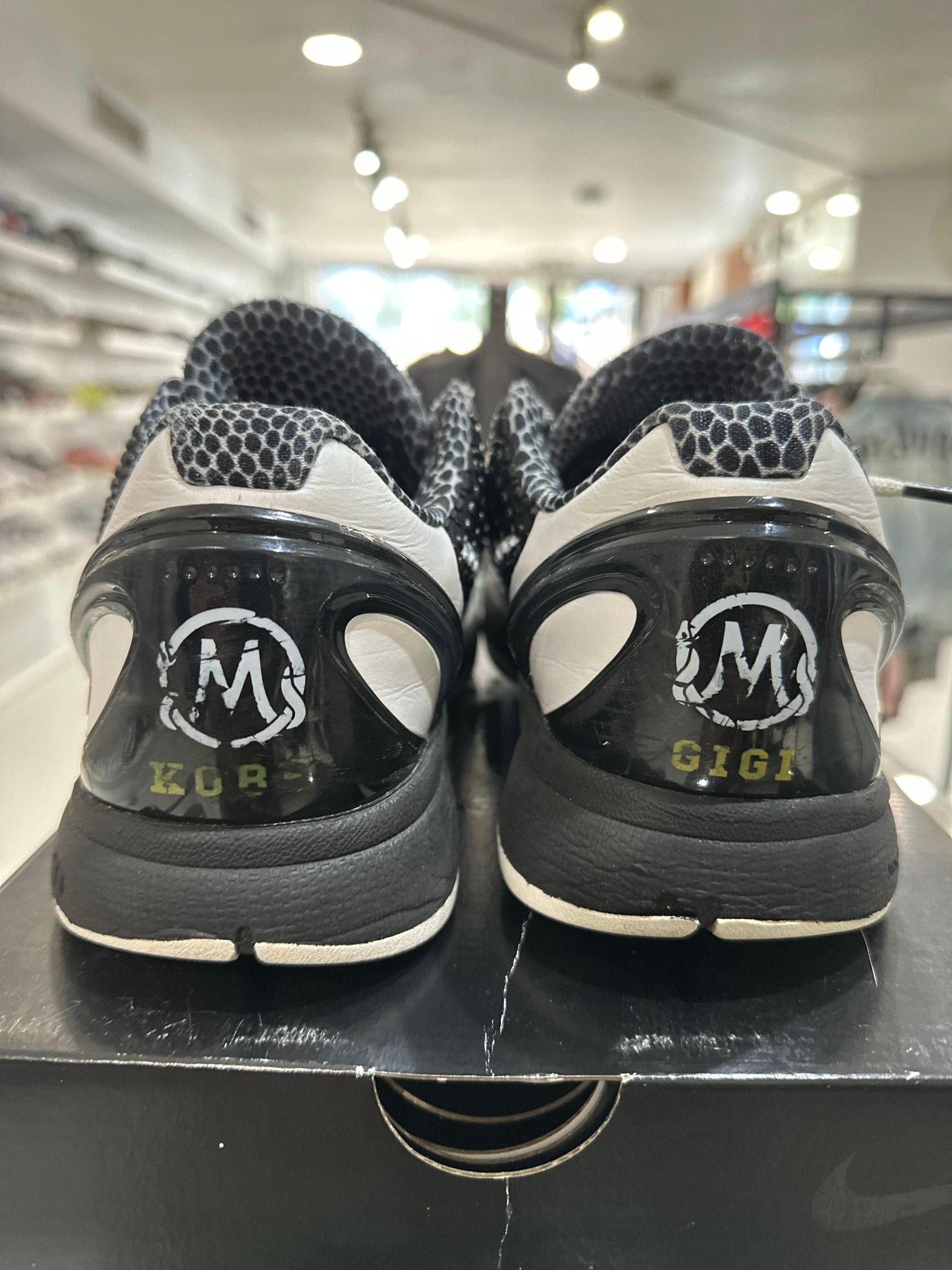 Nike Kobe 6 Protro Mambacita Sweet 16 - Pre-Owned Size 9