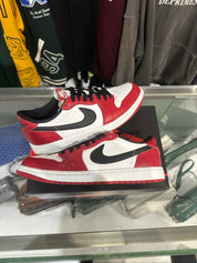Jordan 1 Retro Low OG Chicago (2025) - Lightly Pre-Owned Size 8.5M
