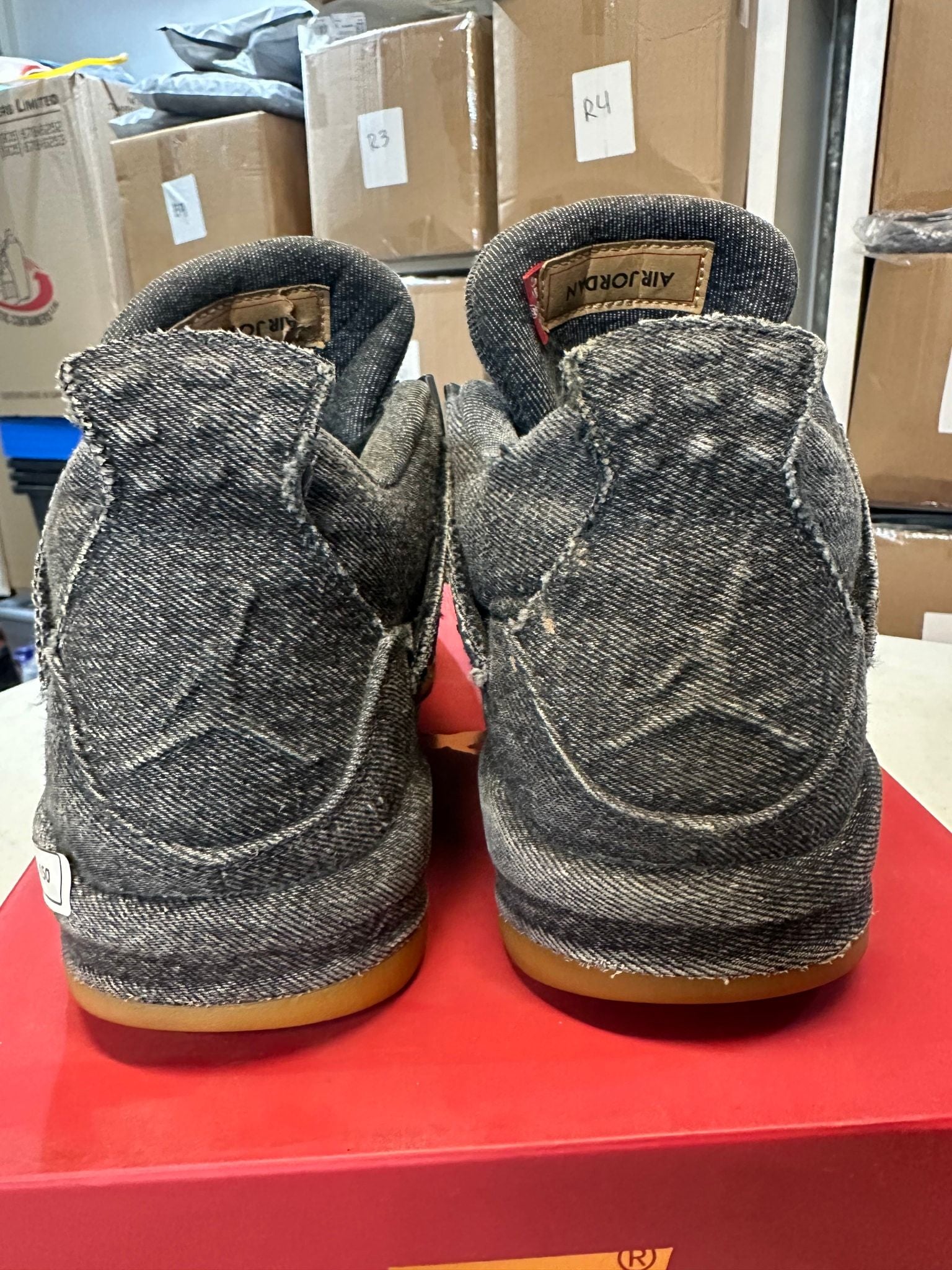 Jordan 4 Retro Levi's Black (Black Levi's Tag) - Pre-Owned Size 8.5