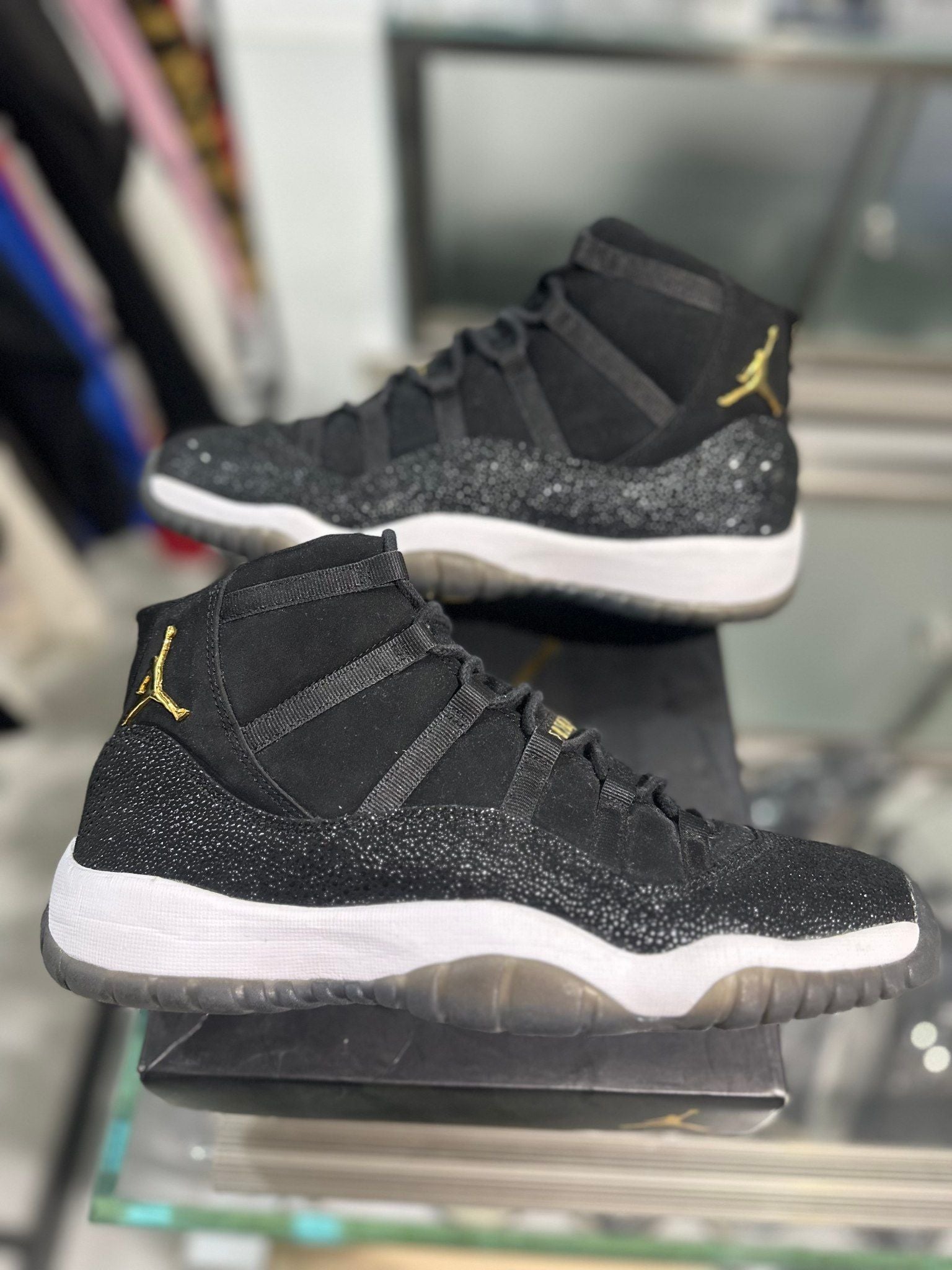 Jordan 11 Retro Heiress Black Stingray (GS) - Pre-Owned Size 9Y