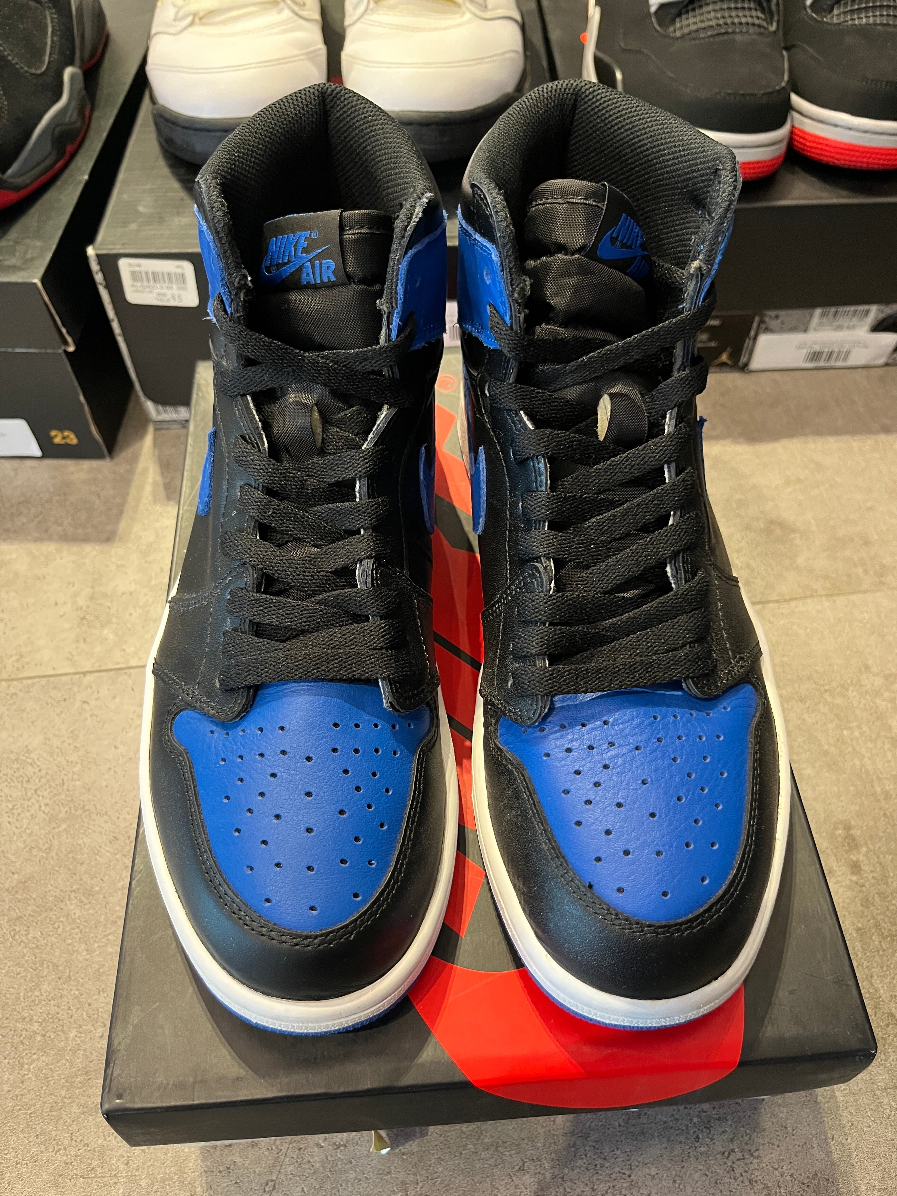 Jordan 1 Retro High Royal (2017) 9.5/10 - Pre-Owned Size 9.5 9.5/10