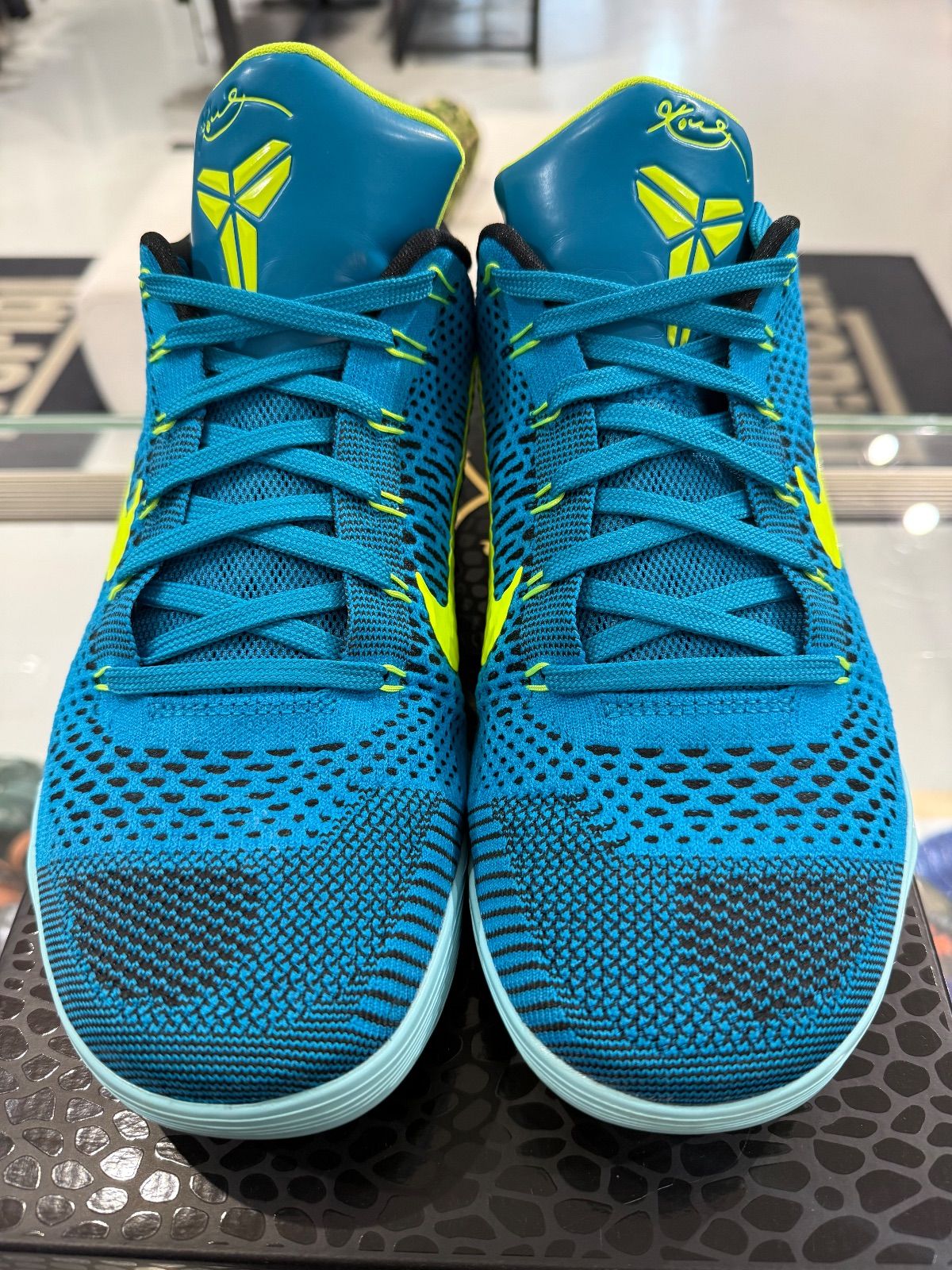 Nike Kobe 9 Elite Low Protro Perspective - Lightly Pre-Owned Size 11