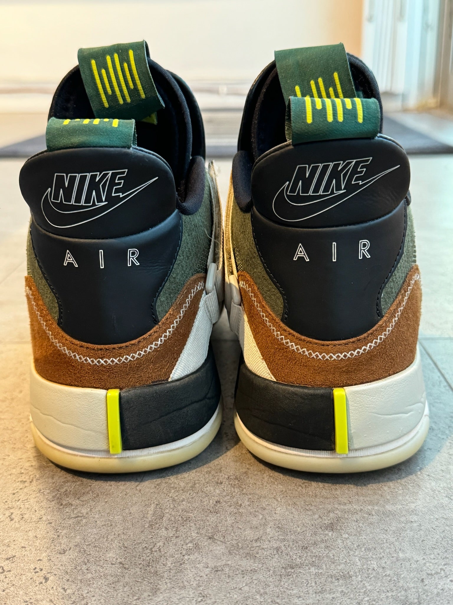 Jordan 33 Travis Scott - Pre-Owned Size 8.5 (No original box)