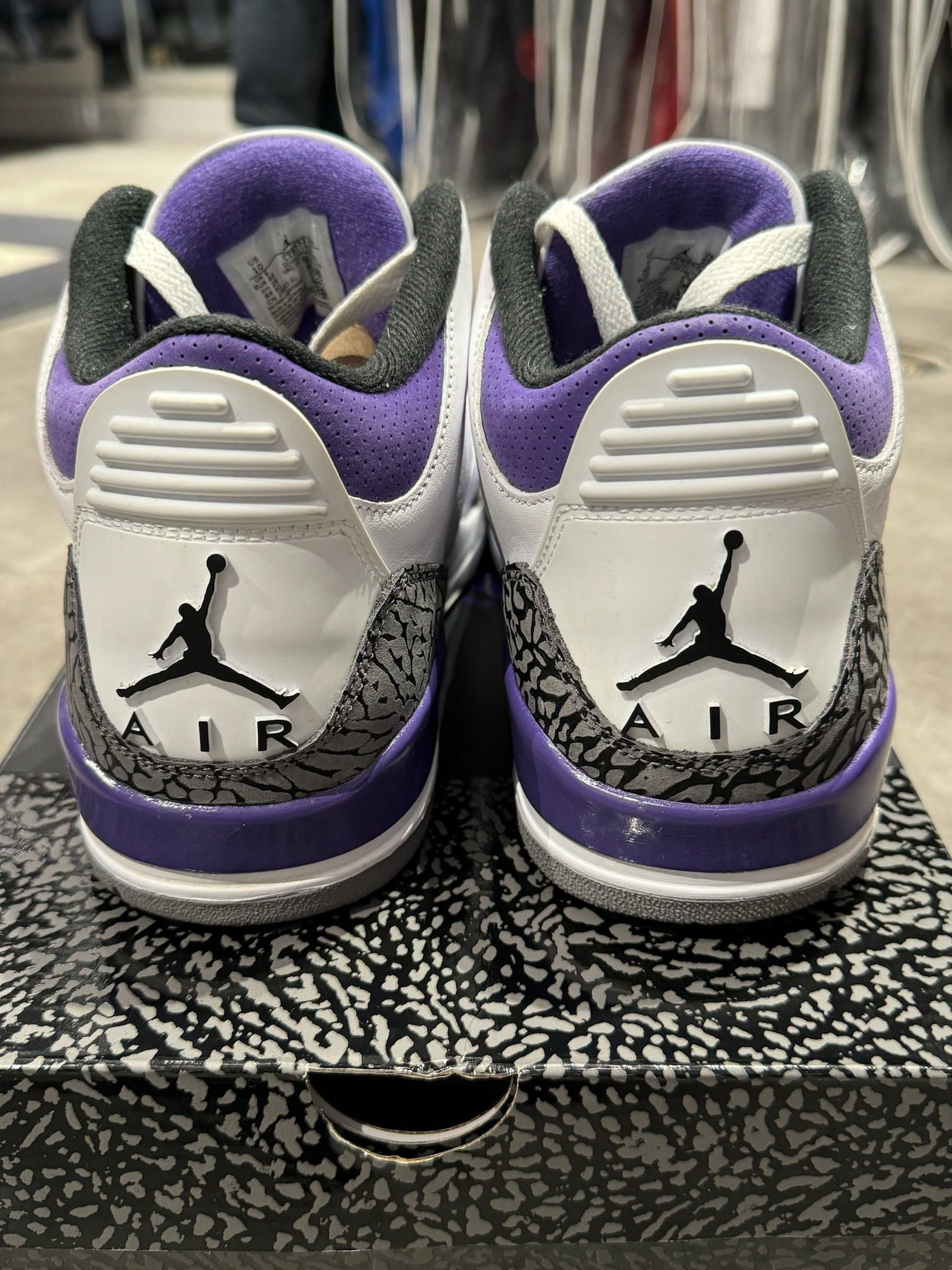 Jordan 3 Retro Dark Iris - Pre-Owned Size 10