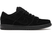 Nike SB Dunk Low Blackout - Pre-Owned Size 9 (No original box)
