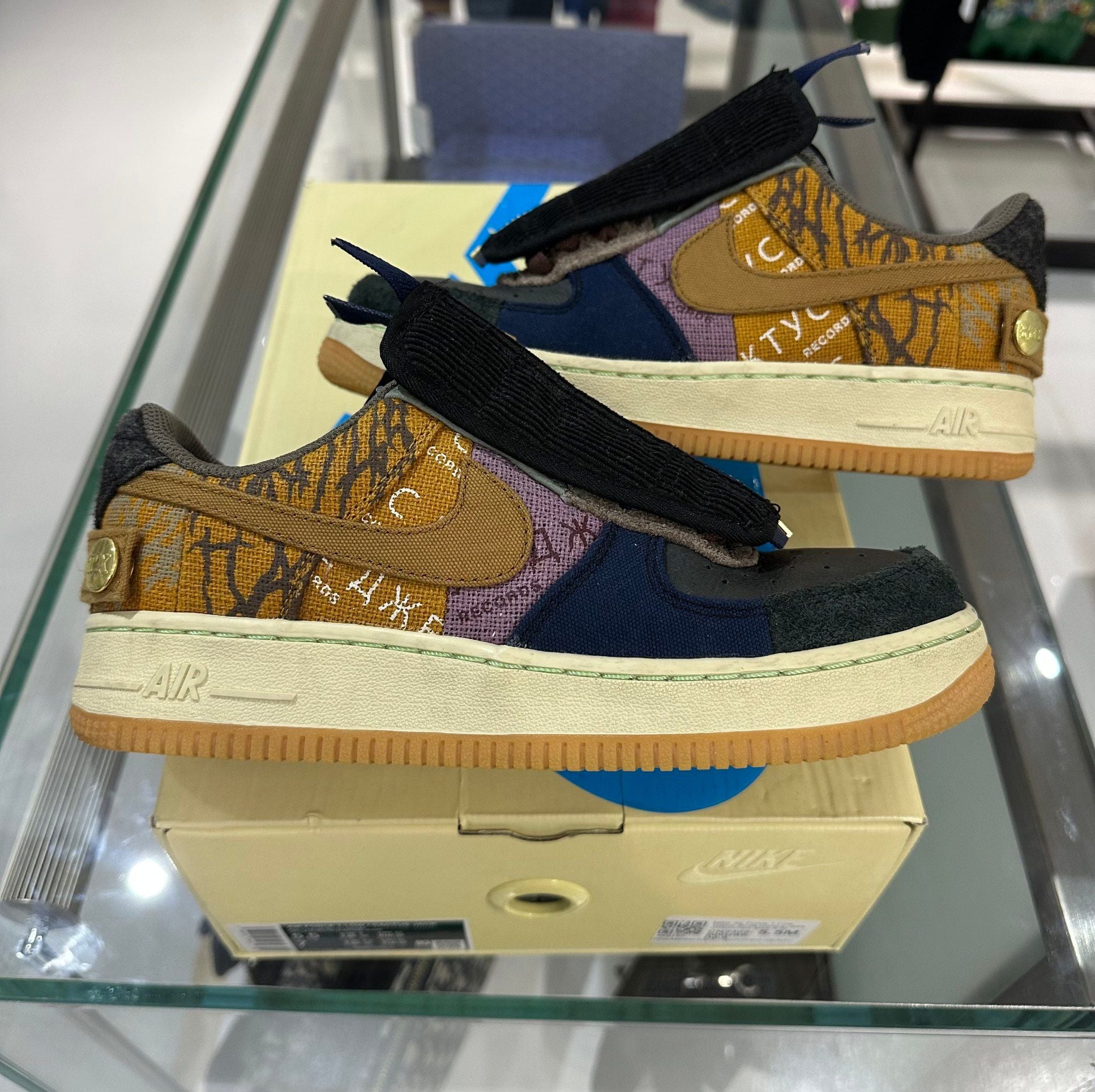 Nike Air Force 1 Low Travis Scott Cactus Jack - Pre-Owned Size 5.5