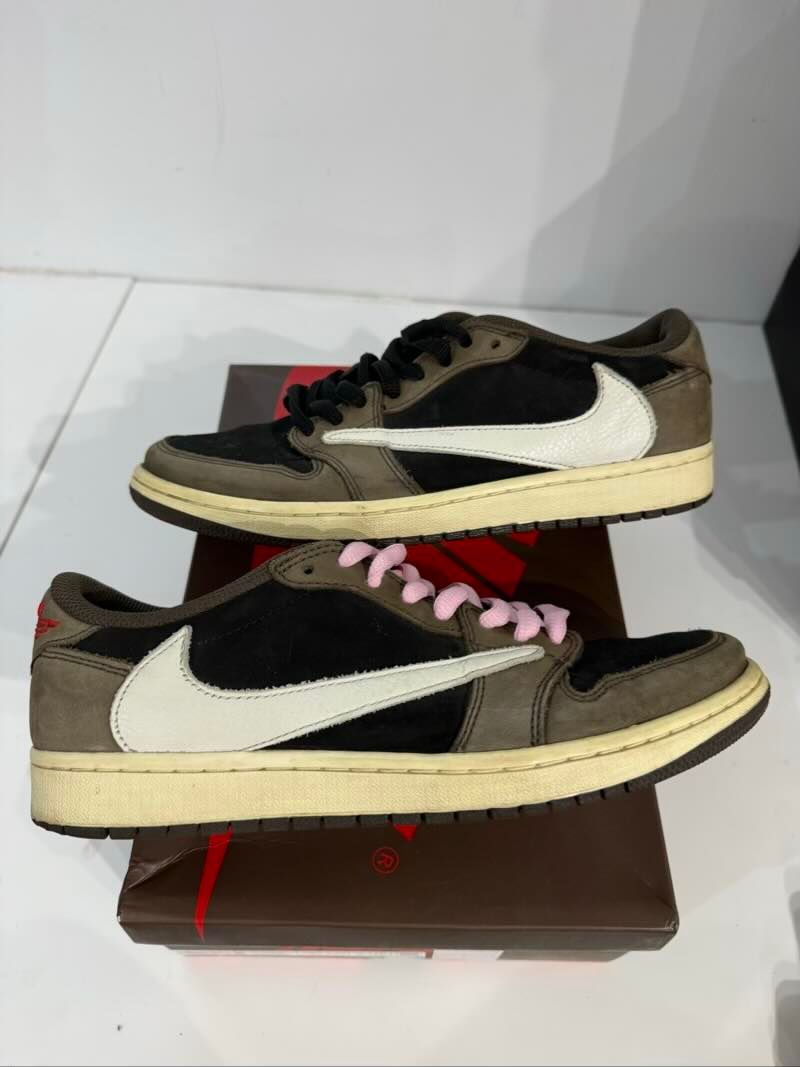 Air Jordan 1 Retro Low OG SP Travis Scott Mocha - Pre-Owned Size 9.5
