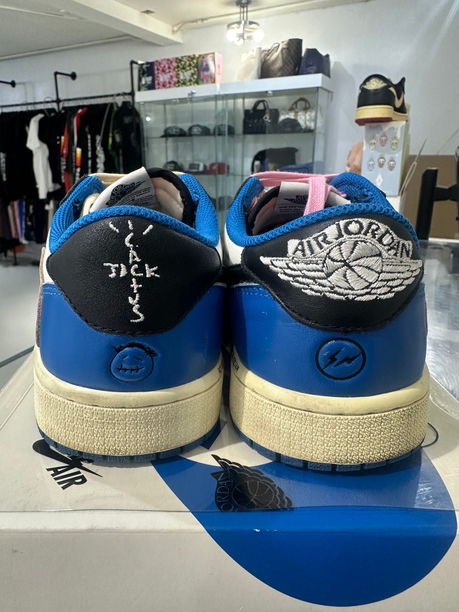 Jordan 1 Retro Low OG SP Fragment x Travis Scott - Pre-Owned Size 8.5