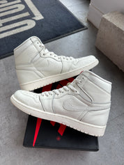Jordan 1 Retro High OG Sail - Pre-Owned Size 9