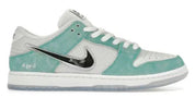 Nike SB Dunk Low April Skateboards - Pre-Owned Size 8.5 (No original box)