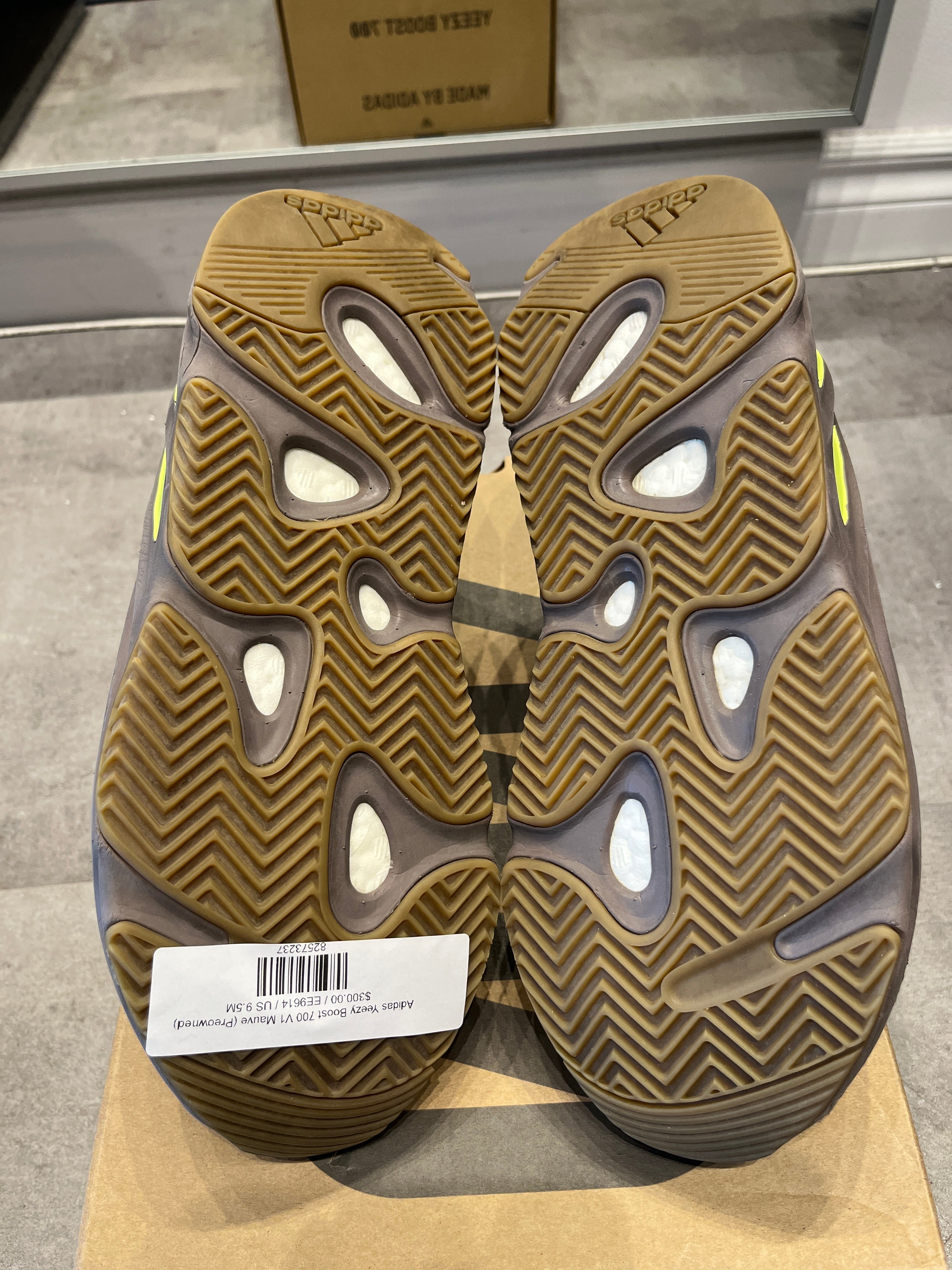 Adidas Yeezy Boost 700 V1 Mauve (Preowned) - Pre-Owned