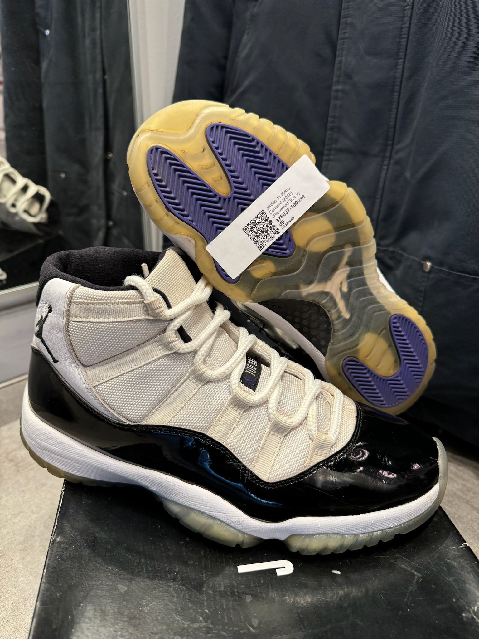 Jordan 11 Retro Concord (2018) - Pre-Owned Size 9