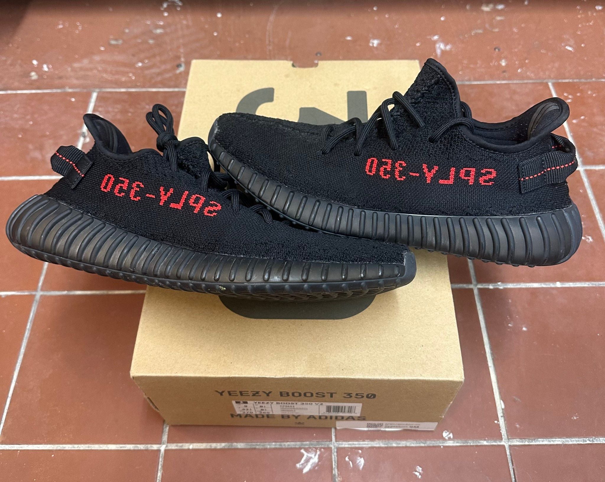 Adidas Yeezy Boost 350 V2 Bred - Pre-Owned Size 9