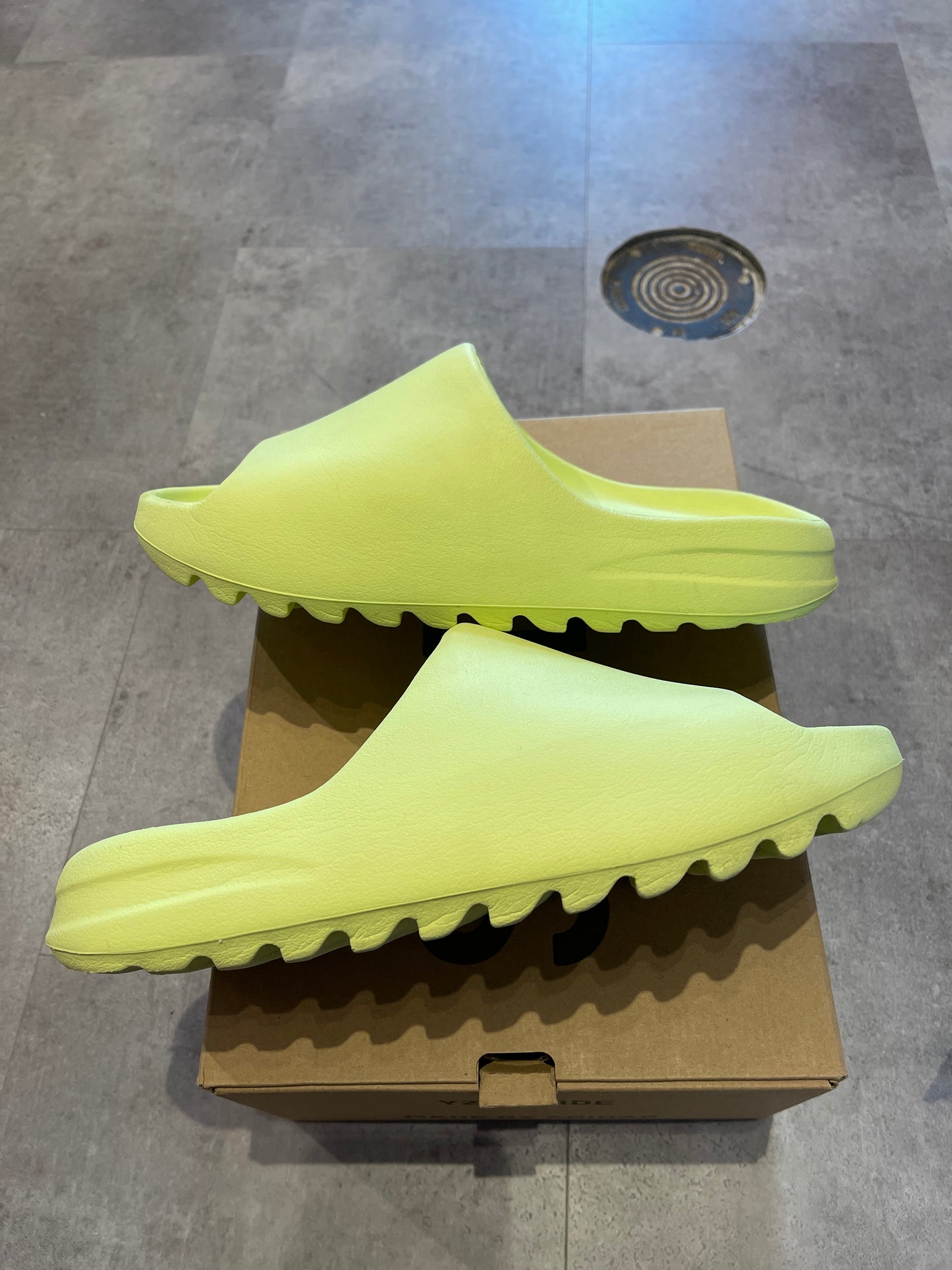 Adidas Yeezy Slide Green Glow (Preowned Size 11)