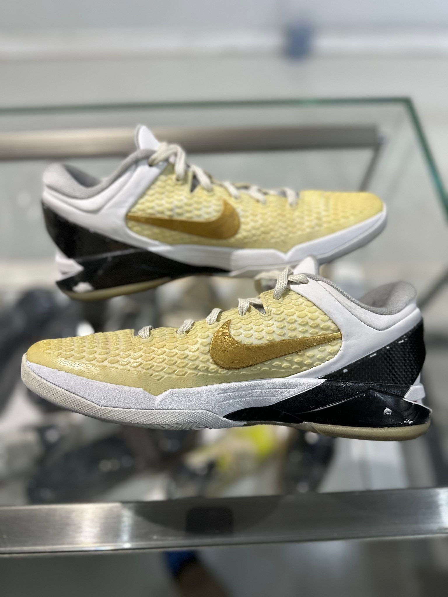 Nike Kobe 7 Elite (Home) - Pre-Owned Size 9.5 (No original box)