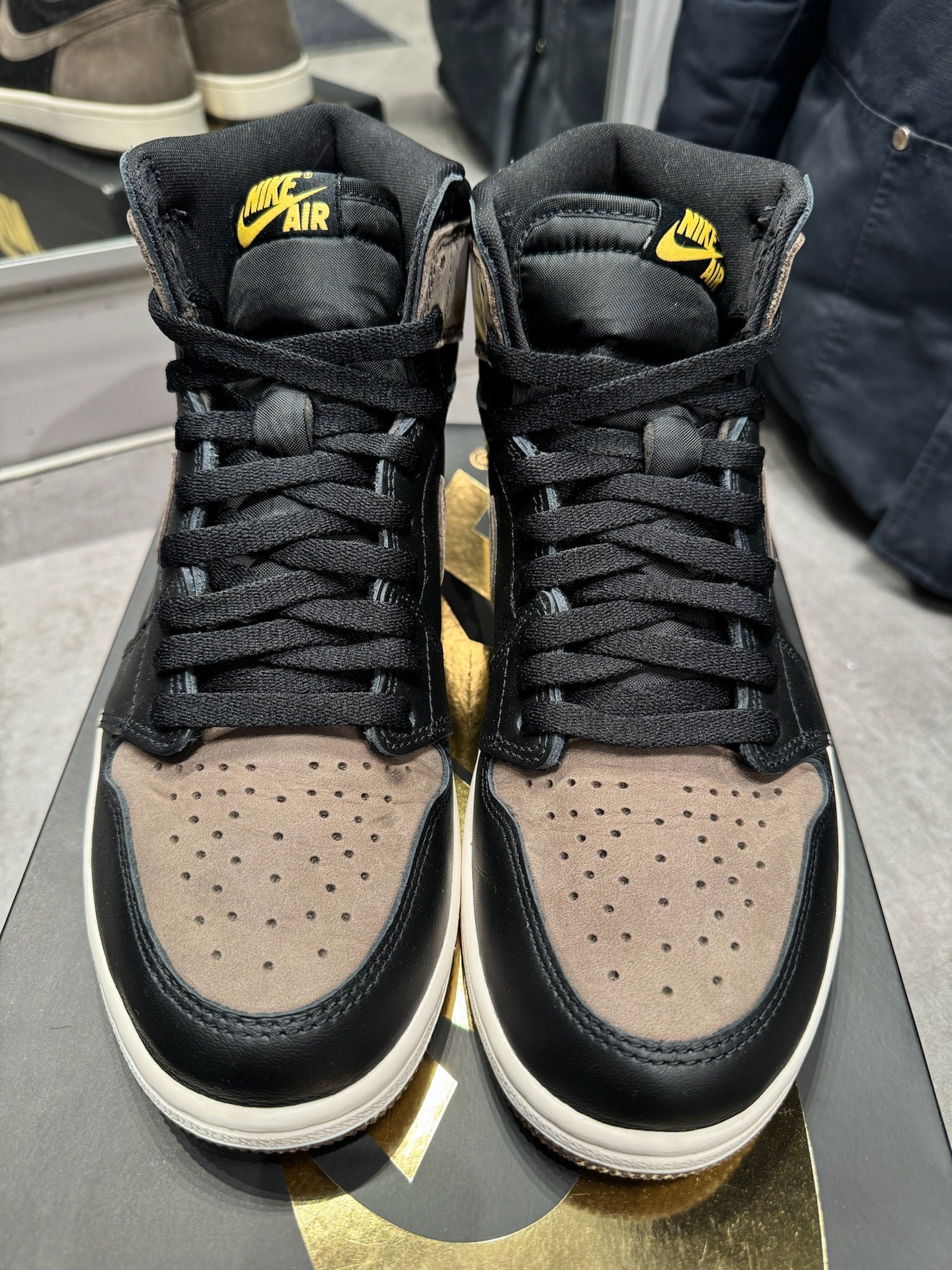 Jordan 1 Retro High OG Palomino - Pre-Owned Size 8.5 (Lightly Used)