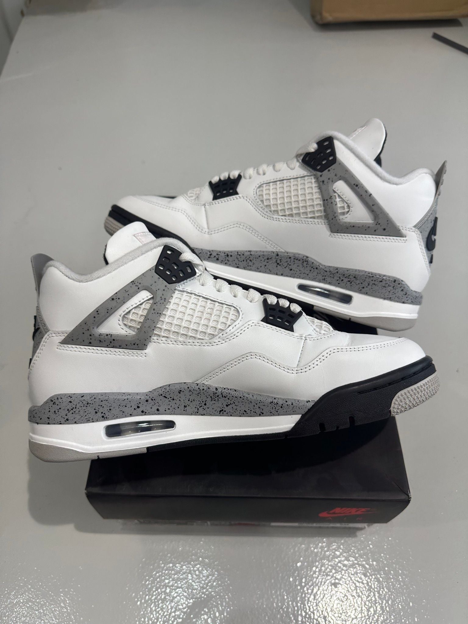 Jordan 4 Retro White Cement (2025) - Pre-Owned Size 9
