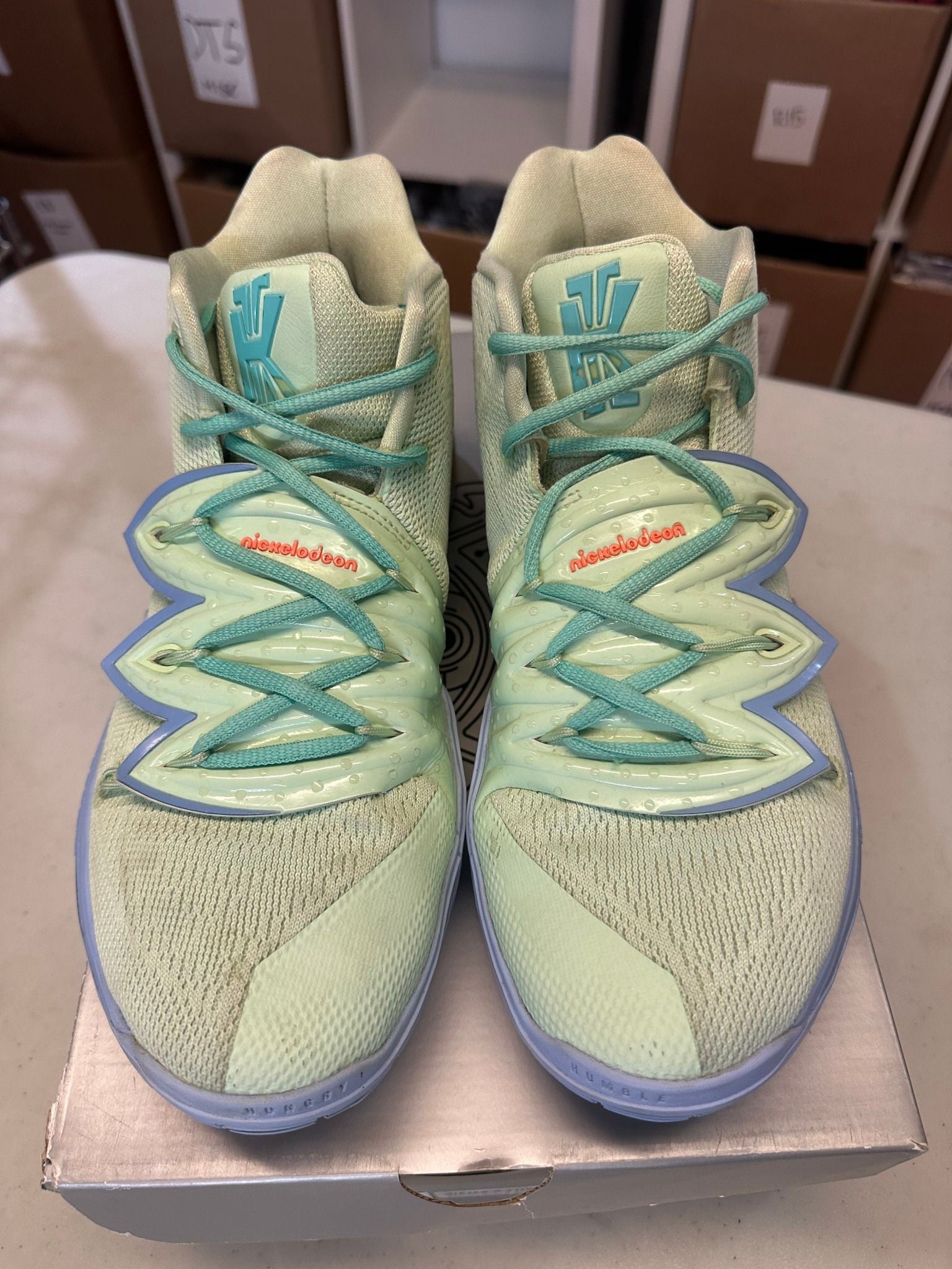 Nike Kyrie 5 Spongebob Squidward - Pre-Owned Size 9.5 (Replacement Box)