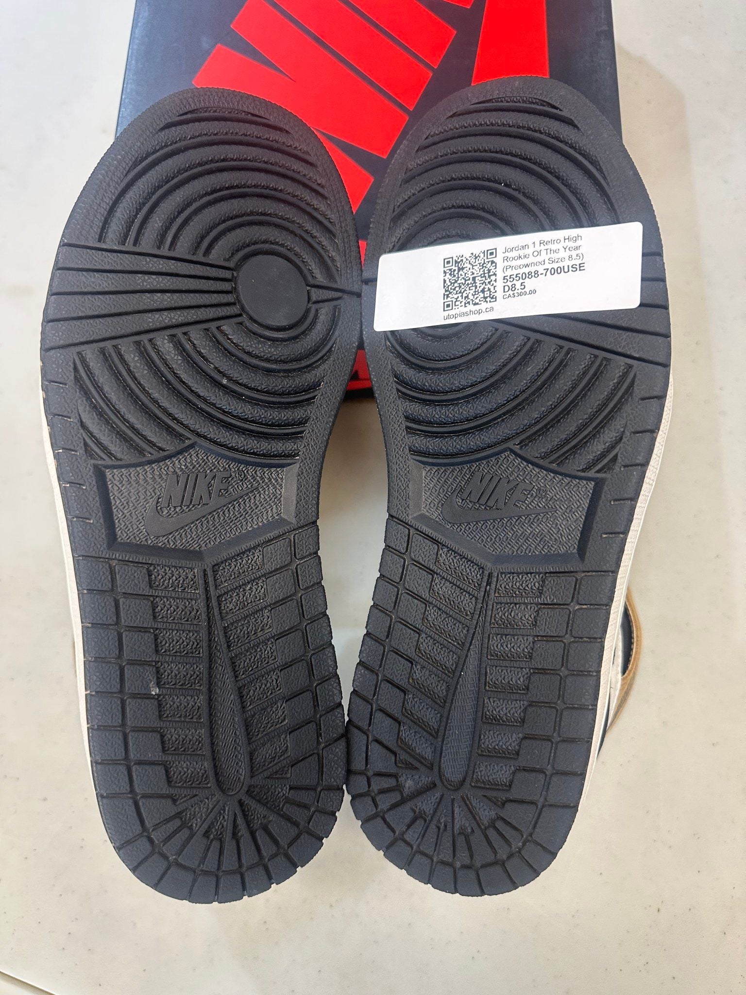 Jordan 1 Retro High Rookie Of The Year - Pre-Owned Size 8.5