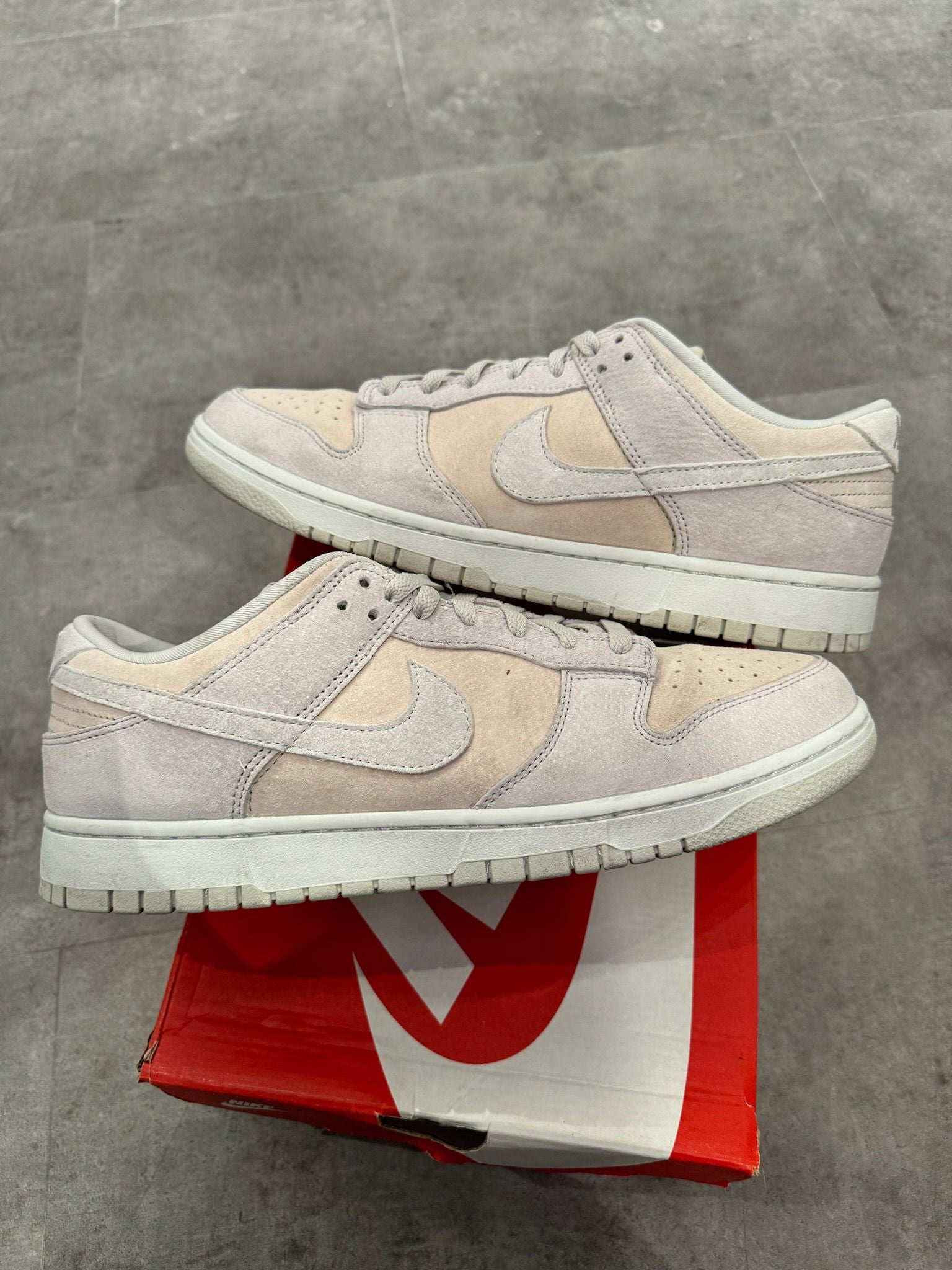 Nike Dunk Low PRM Vast Grey - Pre-Owned Size 12