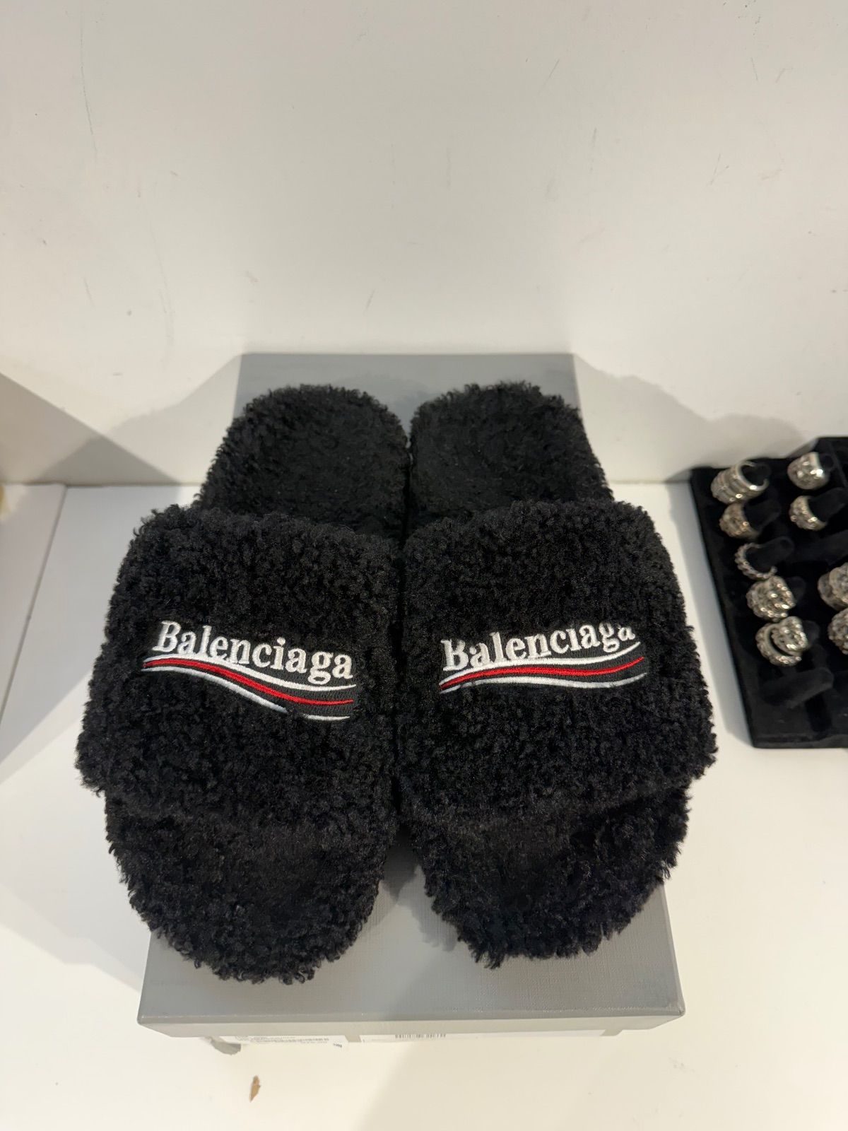 Balenciaga Furry Slide Black - Worn Once Size 8