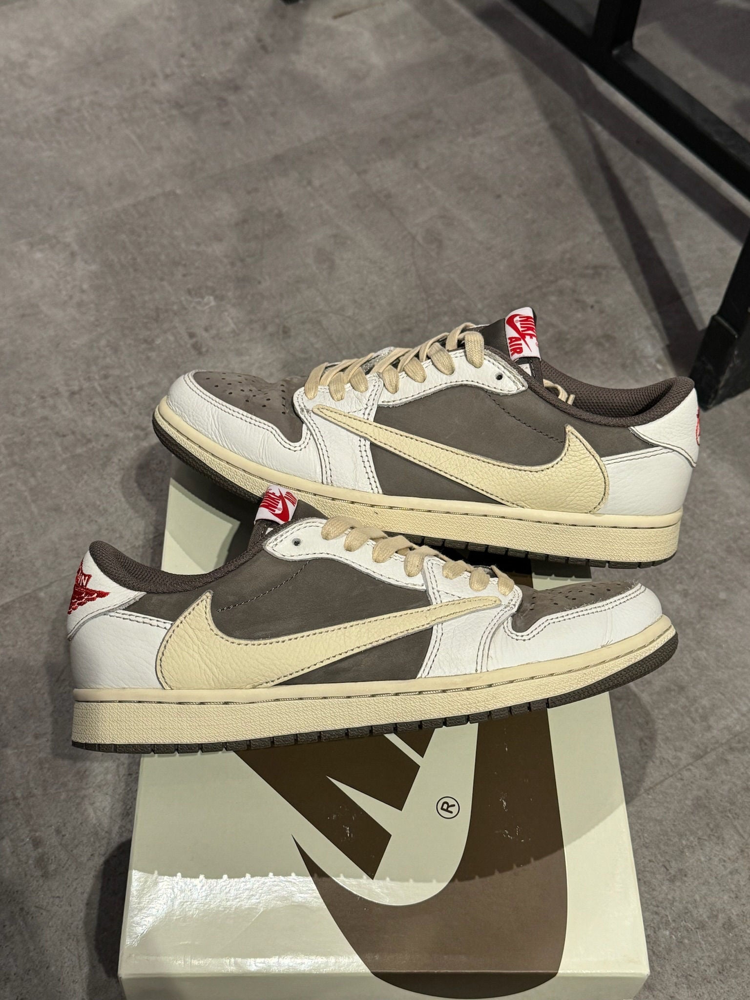 Jordan 1 Retro Low OG SP Travis Scott Reverse Mocha - Pre-Owned Size 8