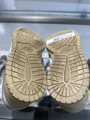 Nike Dunk Low Oatmeal (Women's) - Pre-Owned Size 7.5 (Heavily Worn , No original box)