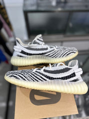 Adidas Yeezy Boost 350 V2 Zebra - Pre-Owned Size 10.5 (VNDS)