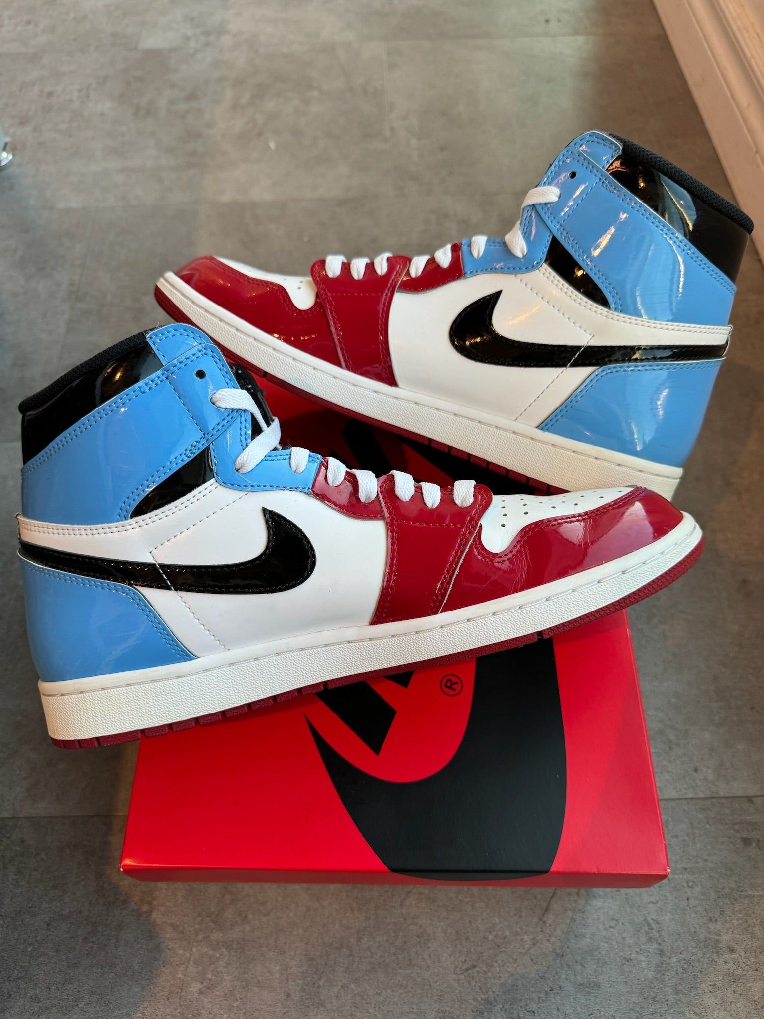 Jordan 1 Retro High Fearless UNC Chicago - Pre-Owned Size 11.5