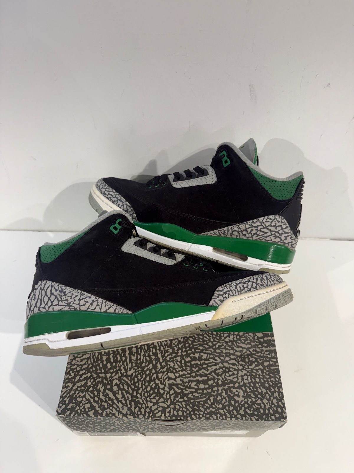 Jordan 3 Retro Pine Green - Pre-Owned Size 11.5