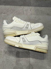 Louis Vuitton Trainer White Grey Signature - Pre-Owned Size 9 (No original box)