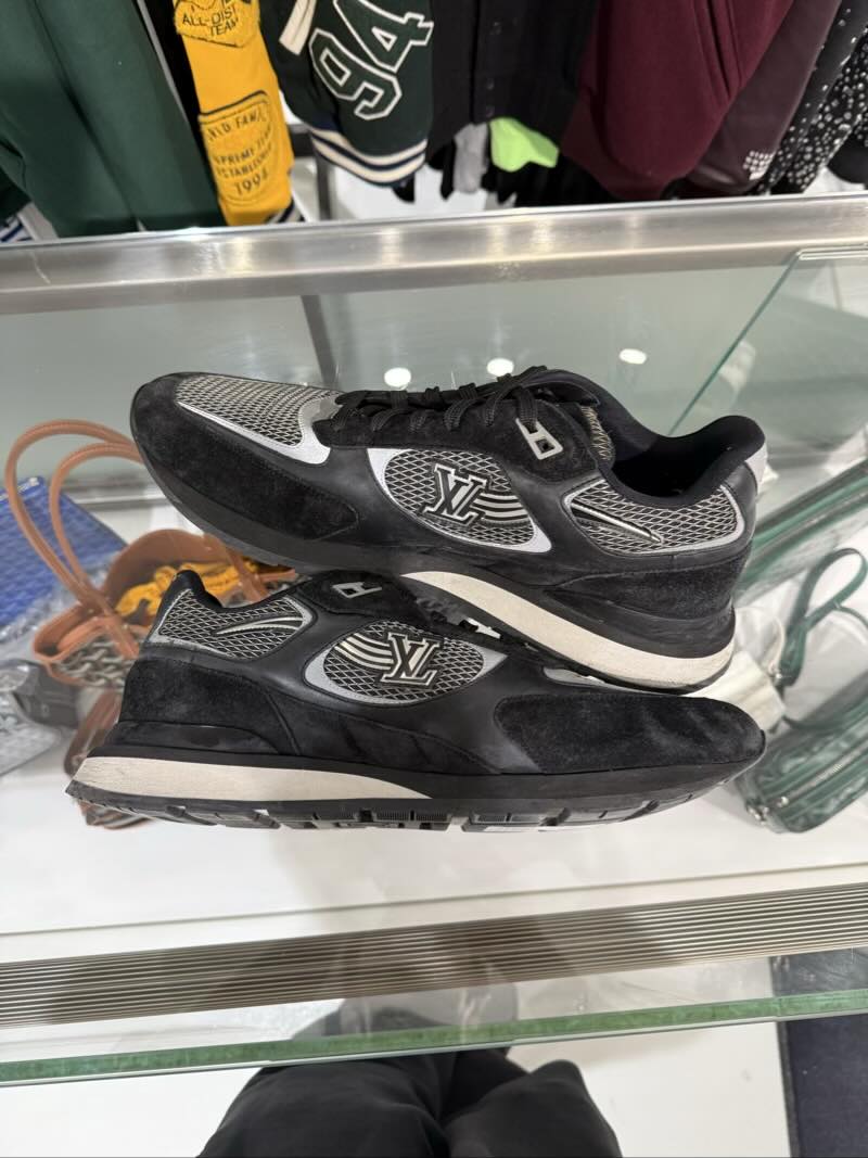 Louis Vuitton LV Runaway Sneaker Black Mesh - Pre-Owned Size 12