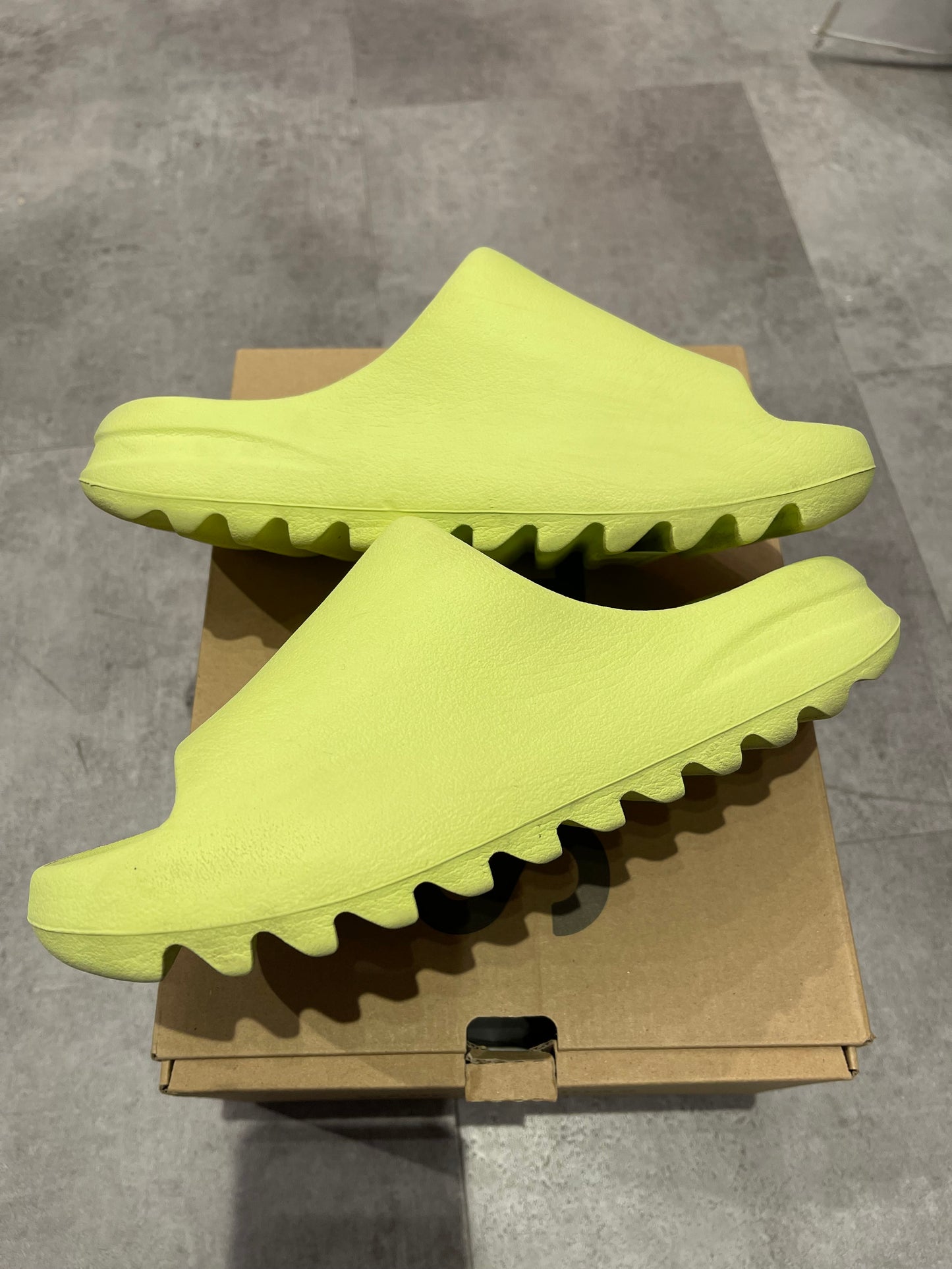 Adidas Yeezy Slide Green Glow (Preowned Size 7)