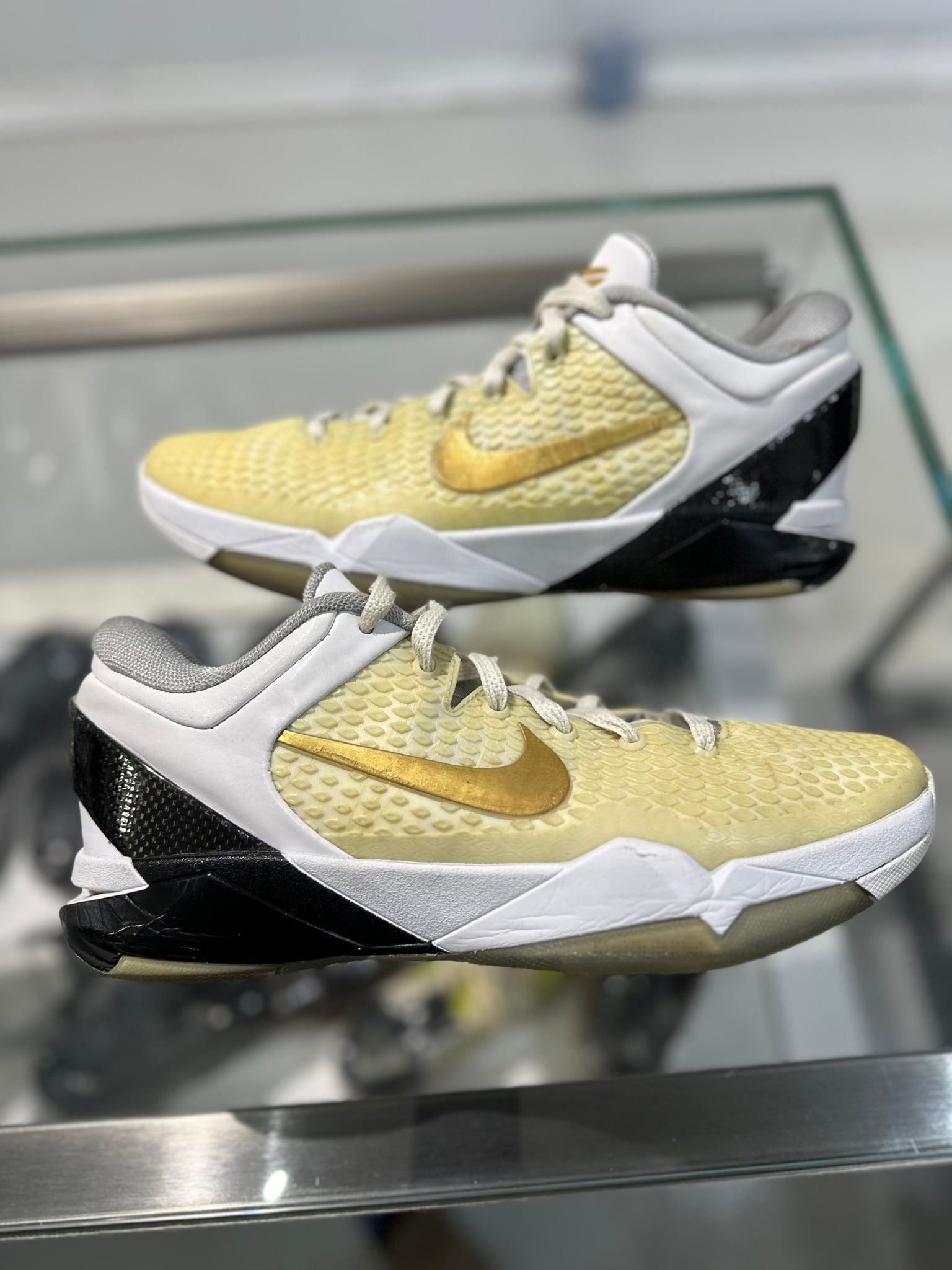 Nike Kobe 7 Elite (Home) - Pre-Owned Size 9.5 (No original box)