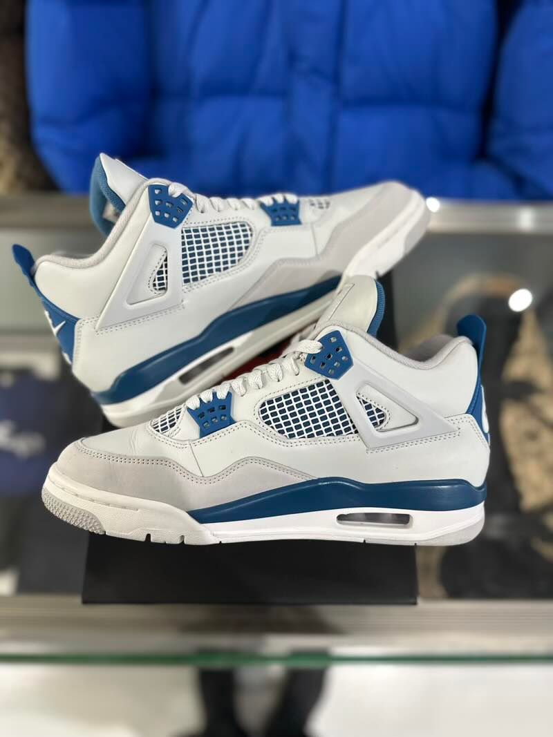 Jordan 4 Retro Military Blue (2024) - Pre-Owned Size 9