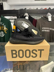 Adidas Yeezy Boost 350 V2 Onyx - Lightly Pre-Owned Size 9.5M