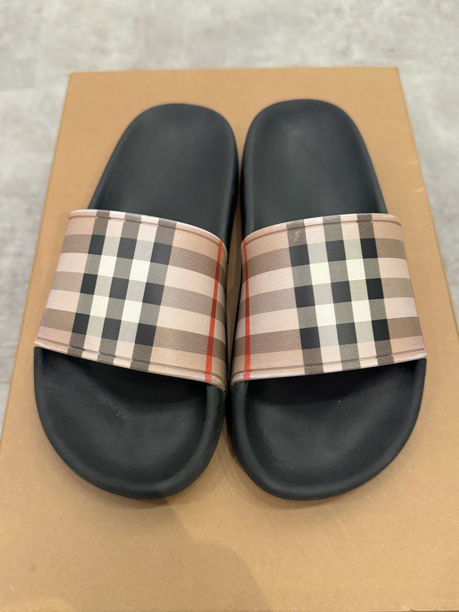 Burberry Kids Mini Farley Vintage Check Slides (Preowned Size 31/2y) - Pre-Owned