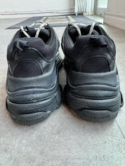 Balenciaga Triple S Sneaker Triple Black - Pre-Owned Size 8 (No original box)