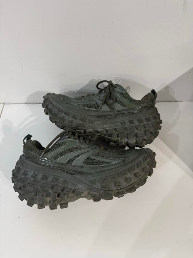 Balenciaga Defender Green - Pre-Owned Size 11M (No Box)
