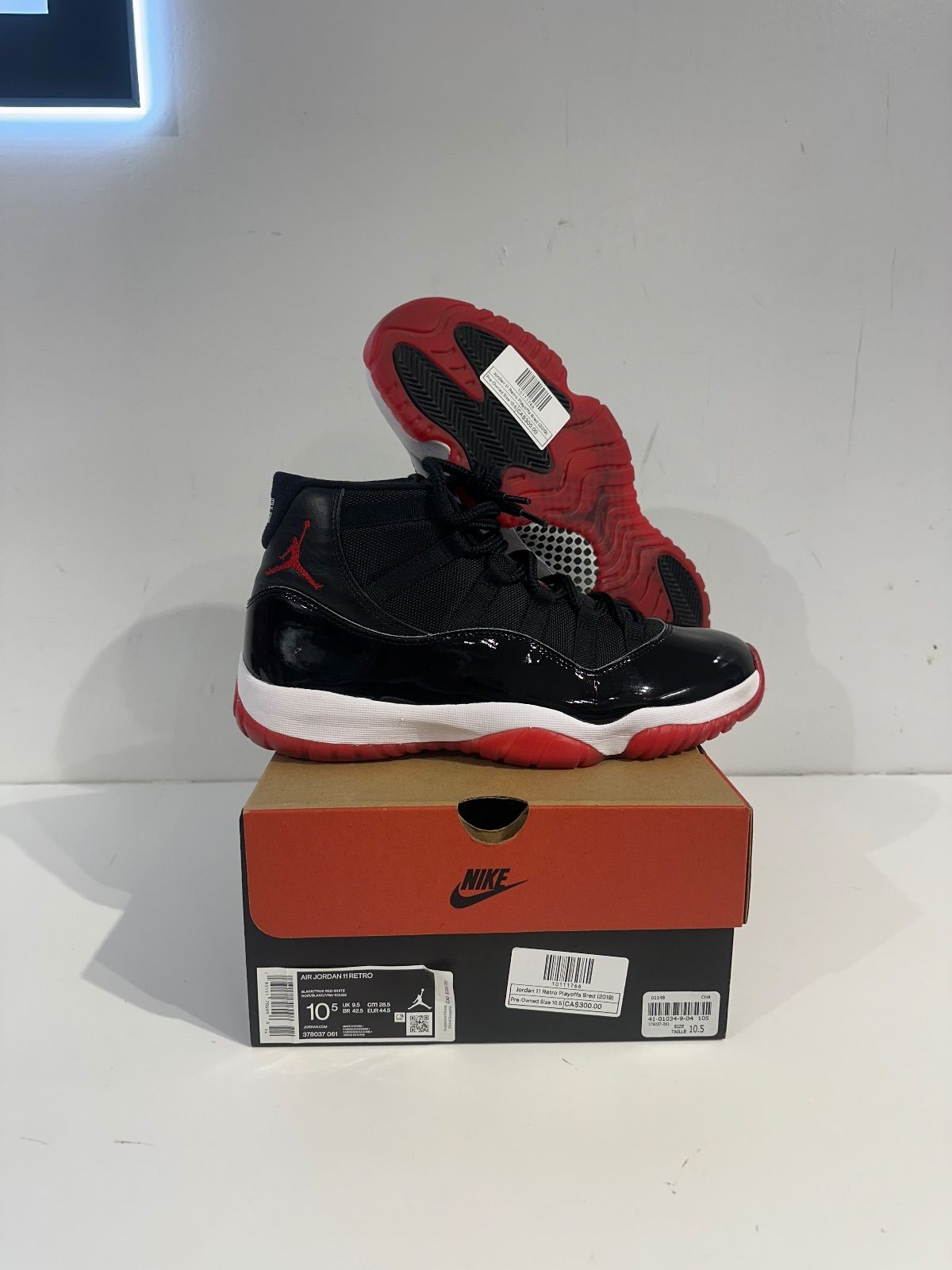 Jordan 11 Retro Playoffs Bred (2019) - Pre-Owned Size 10.5