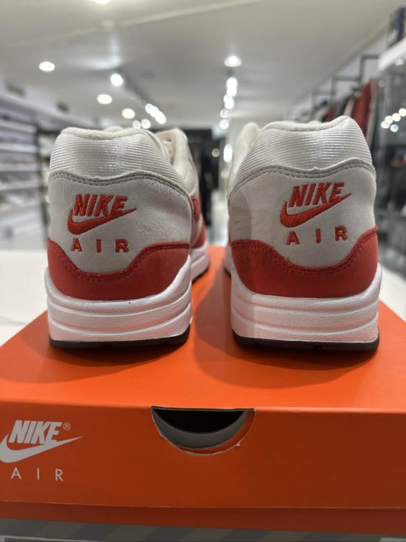 Nike Air Max 1 Anniversary Red (2017) - Pre-Owned Size 9
