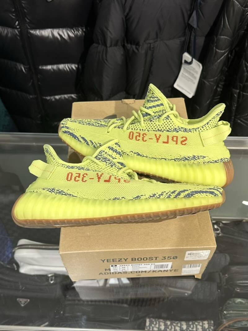 adidas Yeezy Boost 350 V2 Semi Frozen Yellow - Pre-Owned Size 10.5M