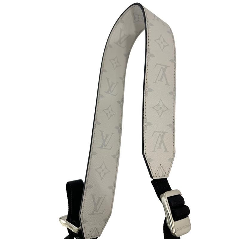 Louis Vuitton Taiga Monogram Eclipse Outdoor Messenger - Pre-Owned