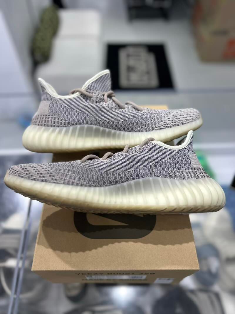 Adidas Yeezy Boost 350 V2 Ash Pearl - Pre-Owned Size 12