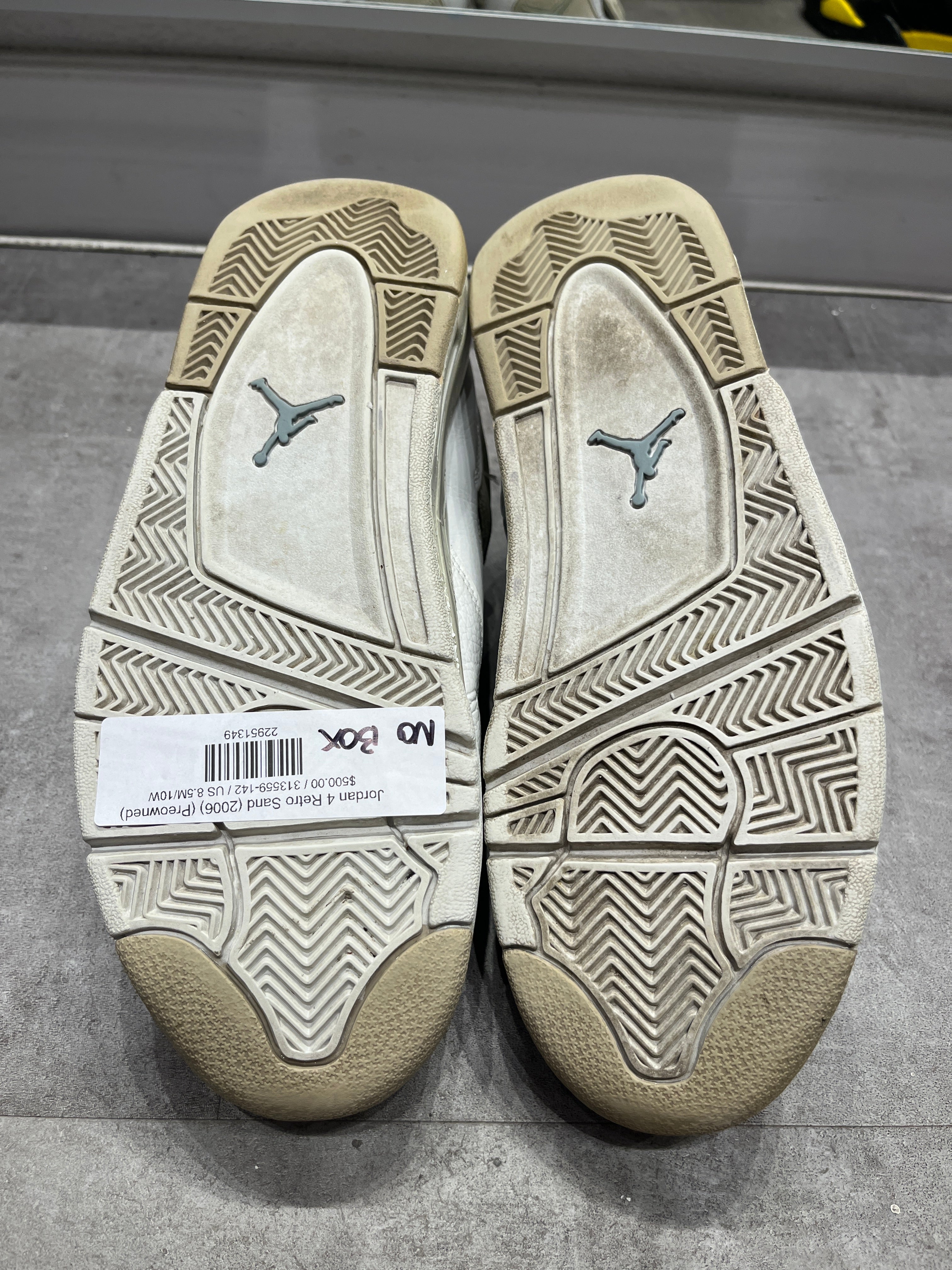 Jordan 4 Retro Sand (2006) - Pre-Owned Size 8.5